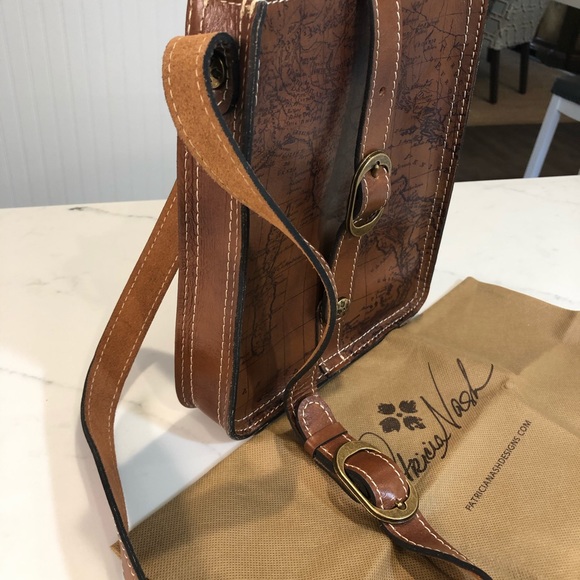 Patricia Nash square map crossbody - Picture 2 of 8